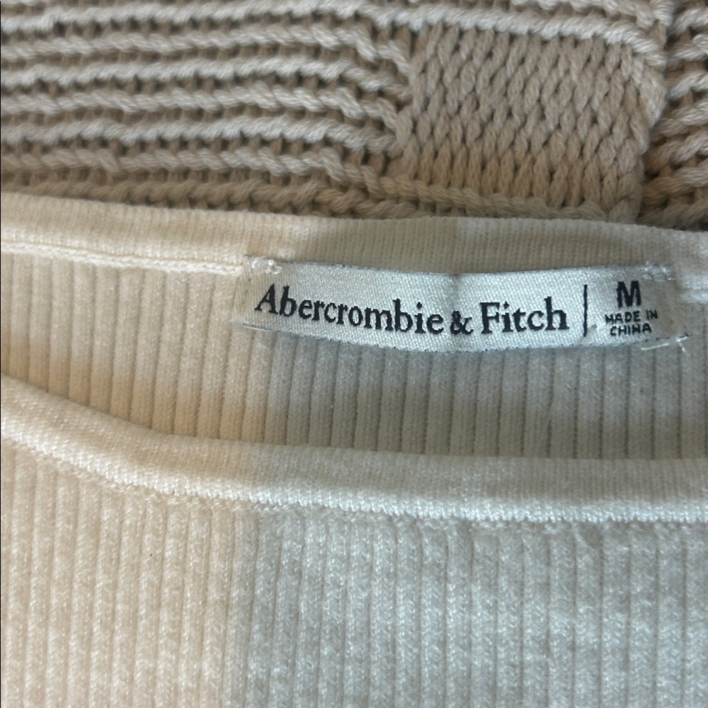 Abercrombie & Fitch Cream Button-Detail Tank Top - Picture 2 of 5